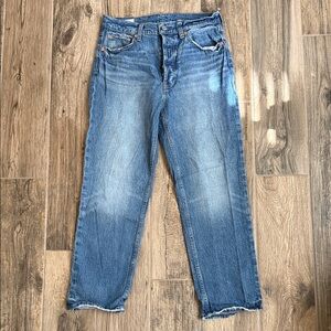 Gap High Rise Cheeky Straight 6S